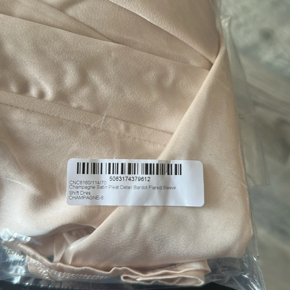 Pretty little thing Champagne pleat detail Bardot flared sleeve shift dress‎ 4
